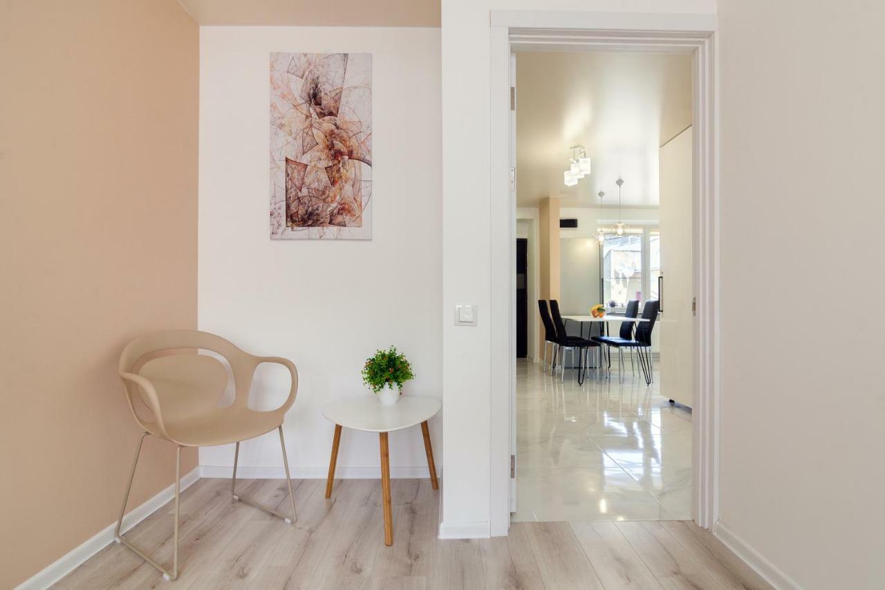 Apartament Avangard Shpytalna 20a *